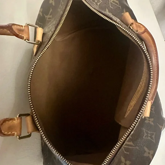 Louis Vuitton Monogram Canvas Speedy 30 - Picture 11 of 15